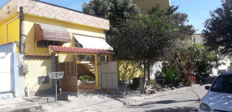 Casa com 4 Quartos à Venda, 150 m² em Trindade - São Gonçalo