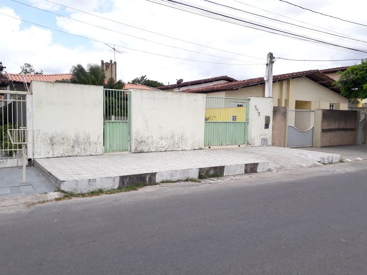 Imagem Casa com 4 Quartos para Alugar, 250 m² em Santa Mônica - Feira De Santana