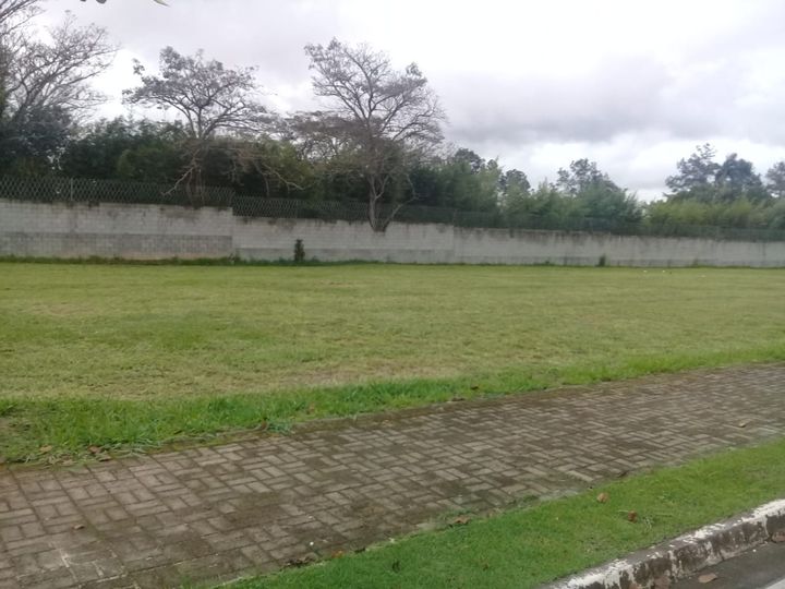Terreno à Venda, 450 m² em Jardim Do Golfe - São José Dos Campos