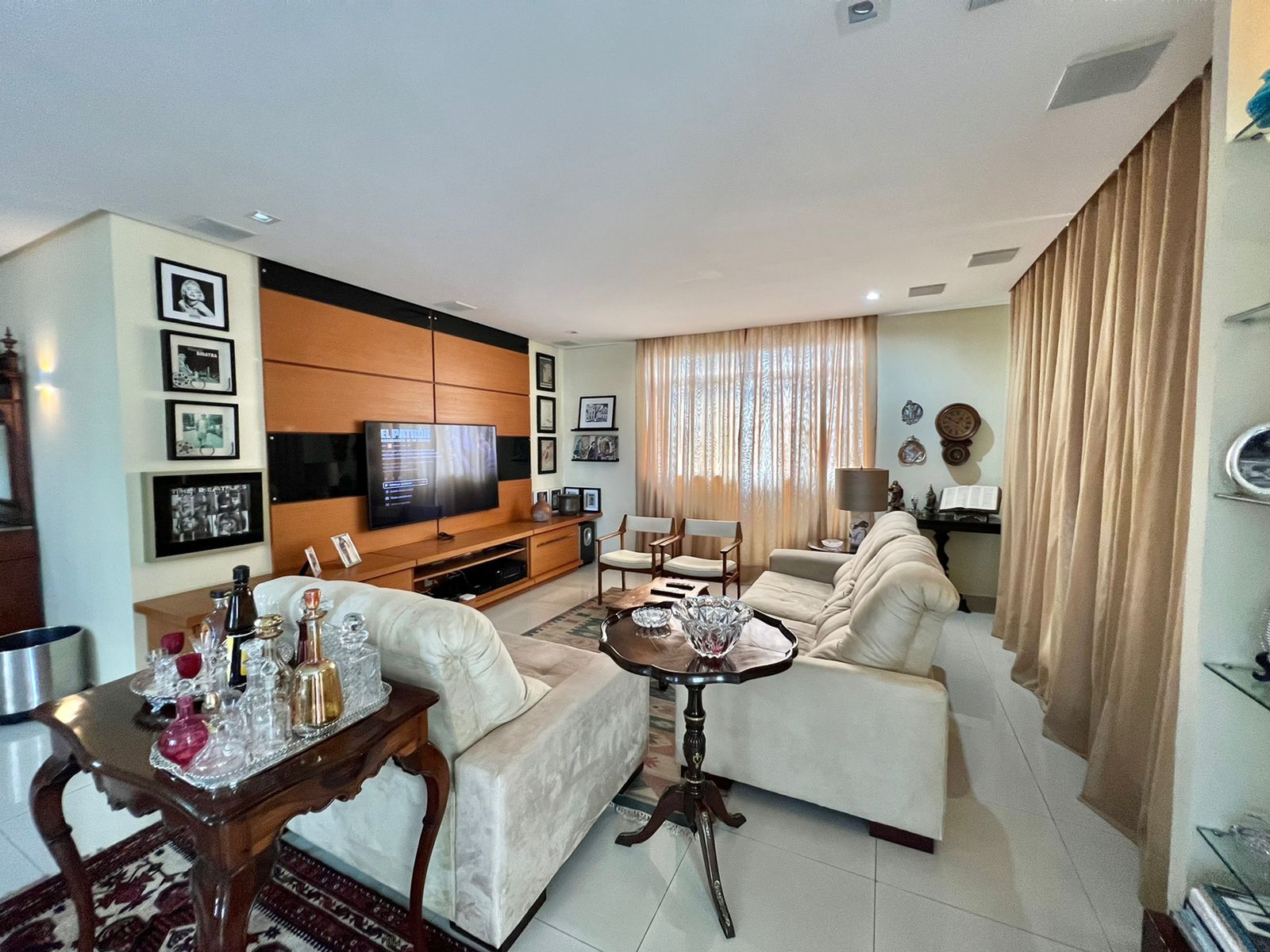 Imagem Apartamento com 3 Quartos à Venda, 240 m²em Nazaré - Belém