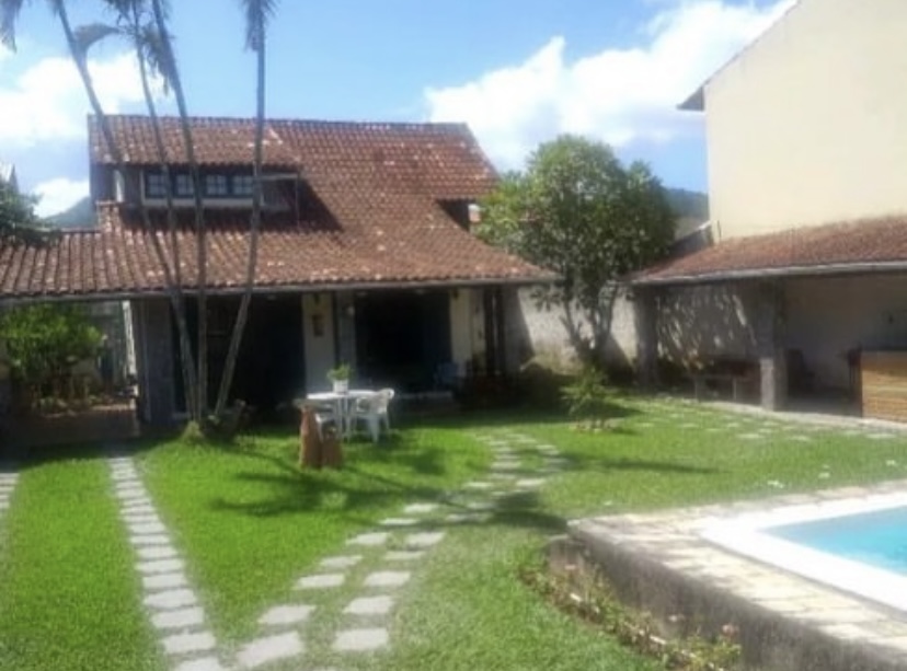 Imagem Casa com 3 Quartos à Venda, 449 m²em Itaipu - Niterói