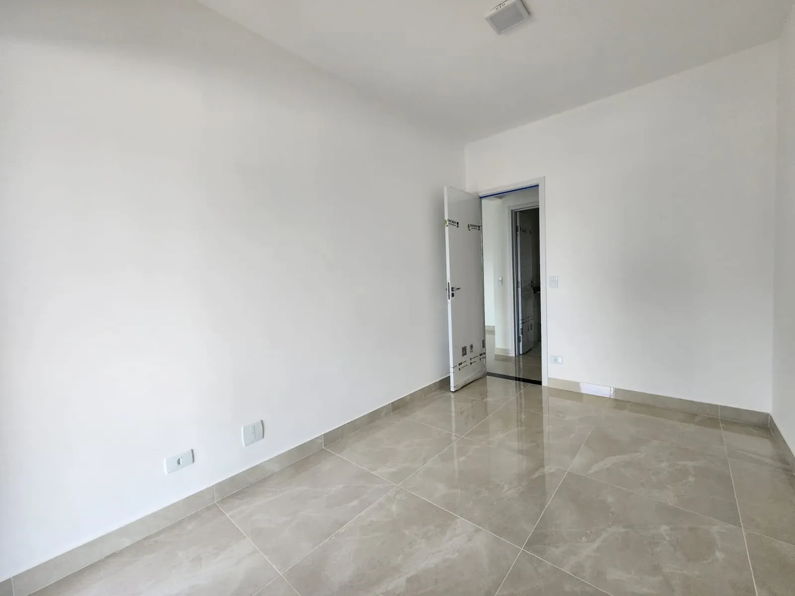 Imagem Apartamento com 2 Quartos à Venda, 8000 metro em Caiçara - Praia Grande