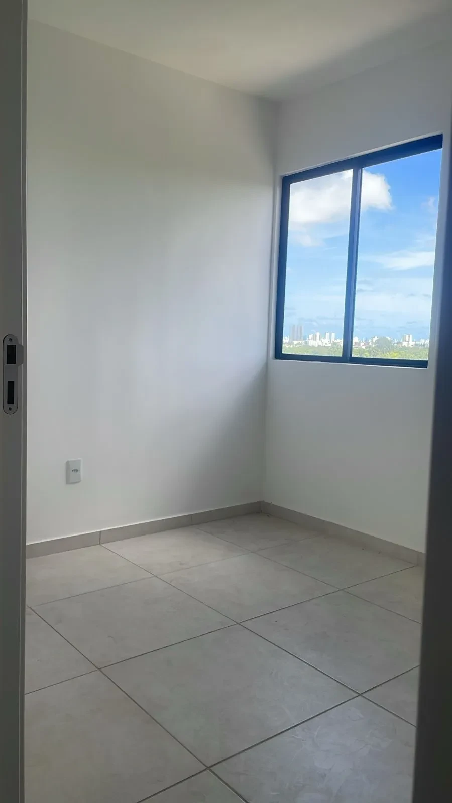 Imagem Apartamento com 2 Quartos à Venda, 45 metros em Caxangá - Recife