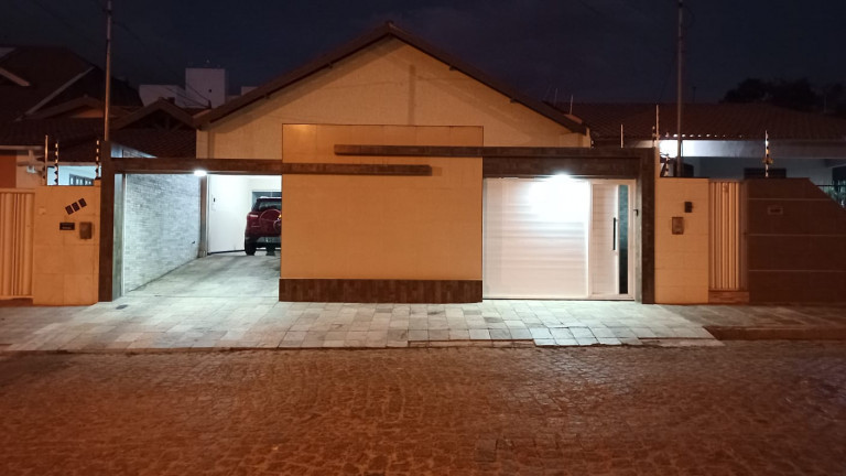 Imagem Casa com 4 Quartos à Venda, 269 m² em Itararé - Campina Grande