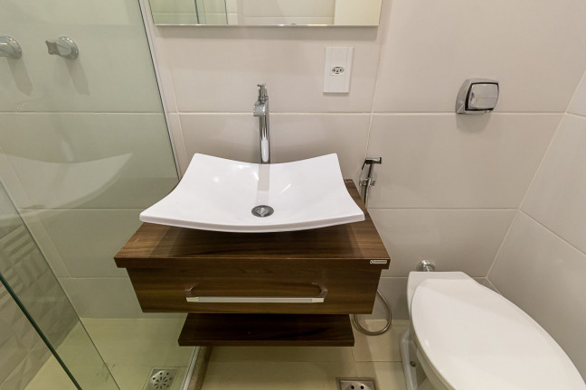 Imagem Apartamento com 2 Quartos à Venda, 80 m² em Copacabana - Rio de Janeiro