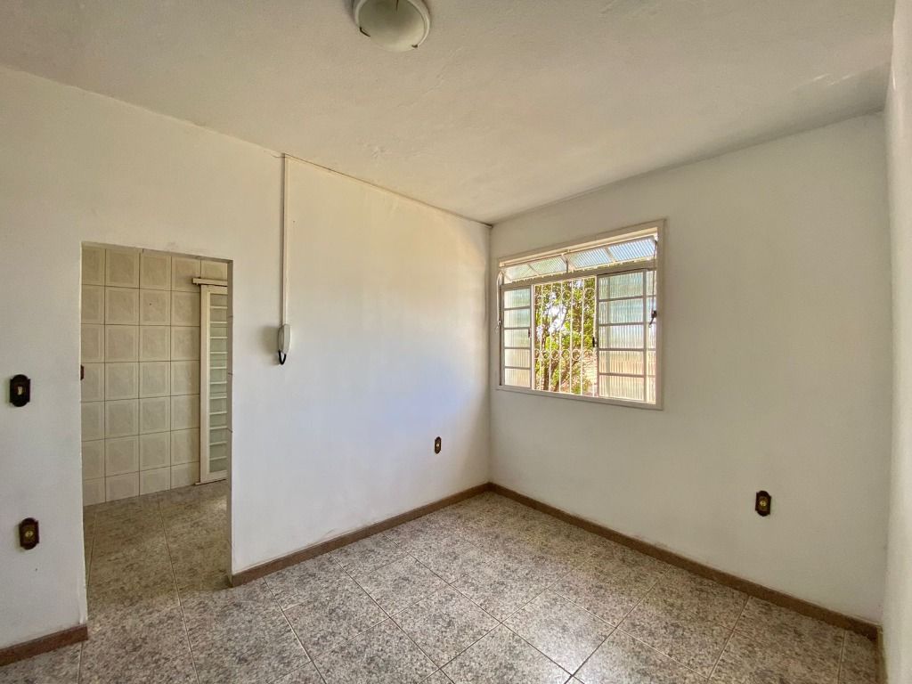 Foto do imóvel: Casa com 2 Quartos à Venda, 110 m² em Planalto - Belo Horizonte