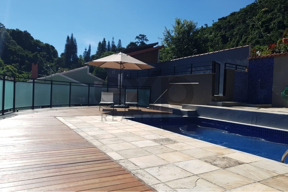 Imagem Casa com 4 Quartos à Venda, 900 m² em Bingen - Petrópolis