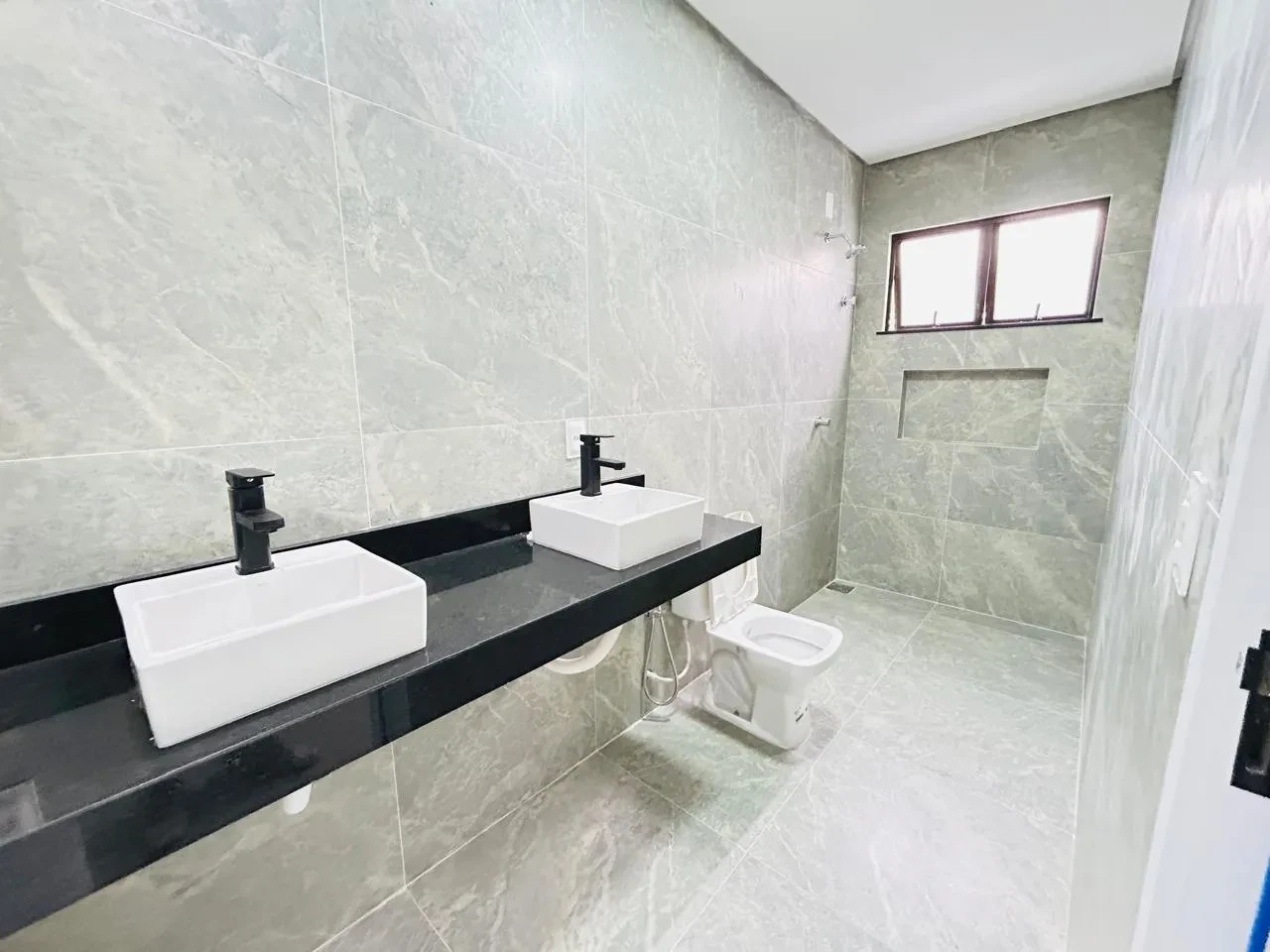 Imagem Casa de Condomínio com 3 Quartos à Venda, 144 m² em Cidade Alpha - Eusébio