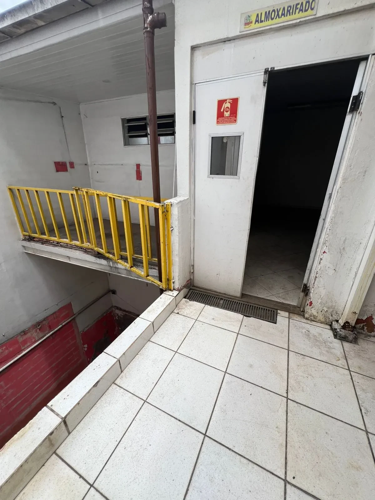 Imagem Galpão para Alugar, 570 m² em Cidade Tupinambá - Guarulhos