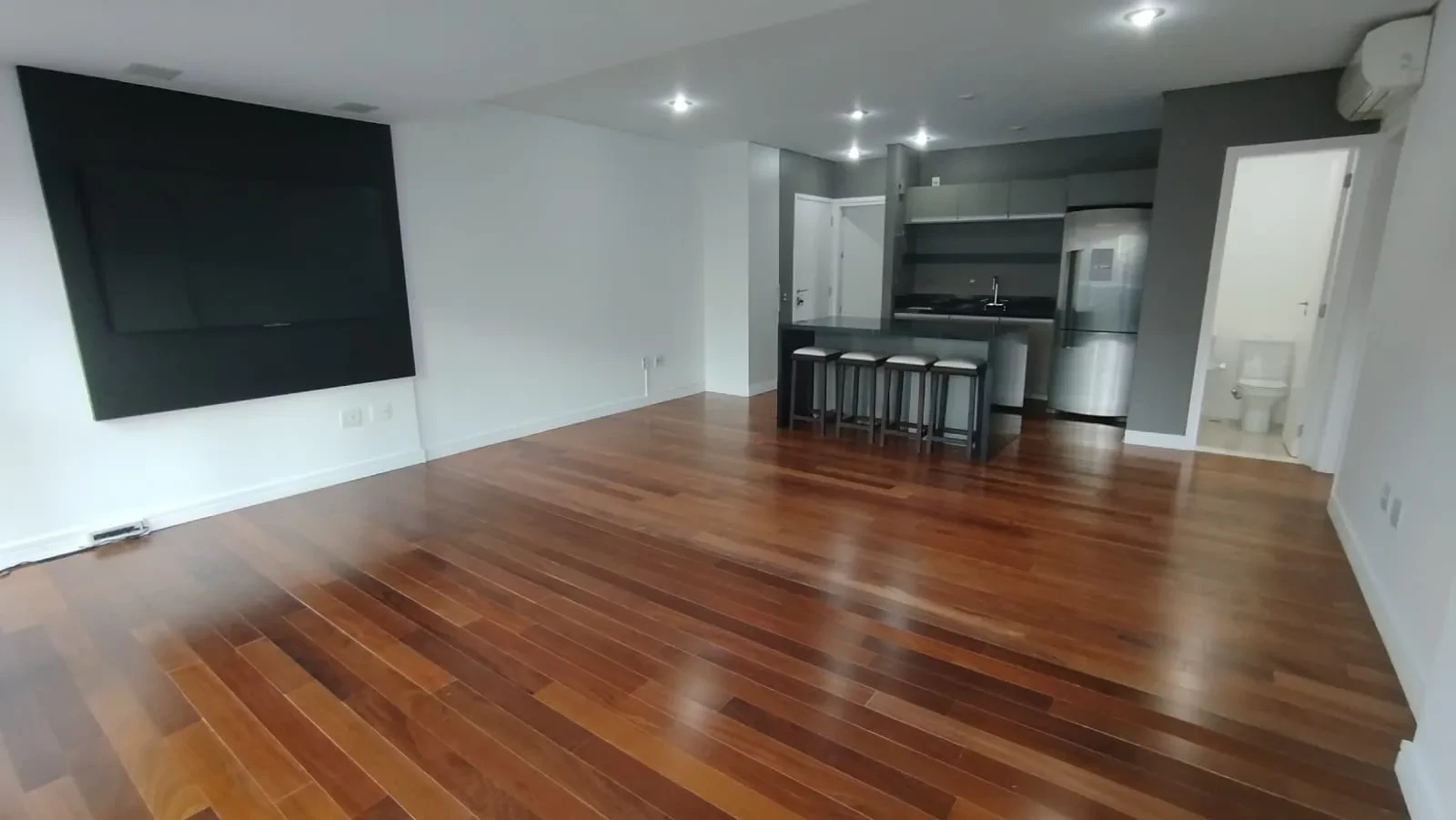 Imagem Apartamento com 1 Quarto à Venda ou Locação, 93 m² em Itaim Bibi - São Paulo
