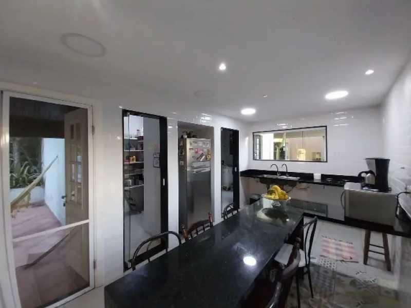 Imagem Casa de Condomínio com 6 Quartos à Venda, 300 m²em Largo da Batalha - Niterói