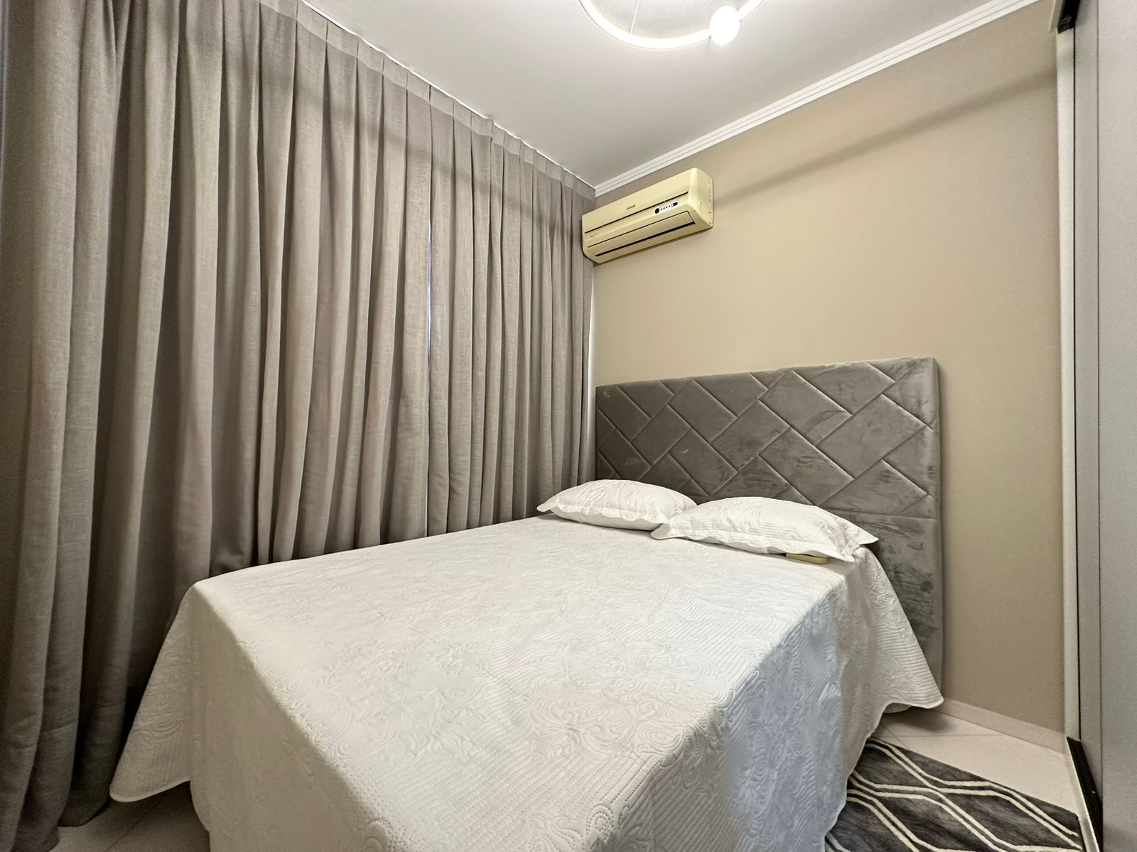 Imagem Apartamento com 2 Quartos à Venda, 60 m²em Meia Praia - Itapema