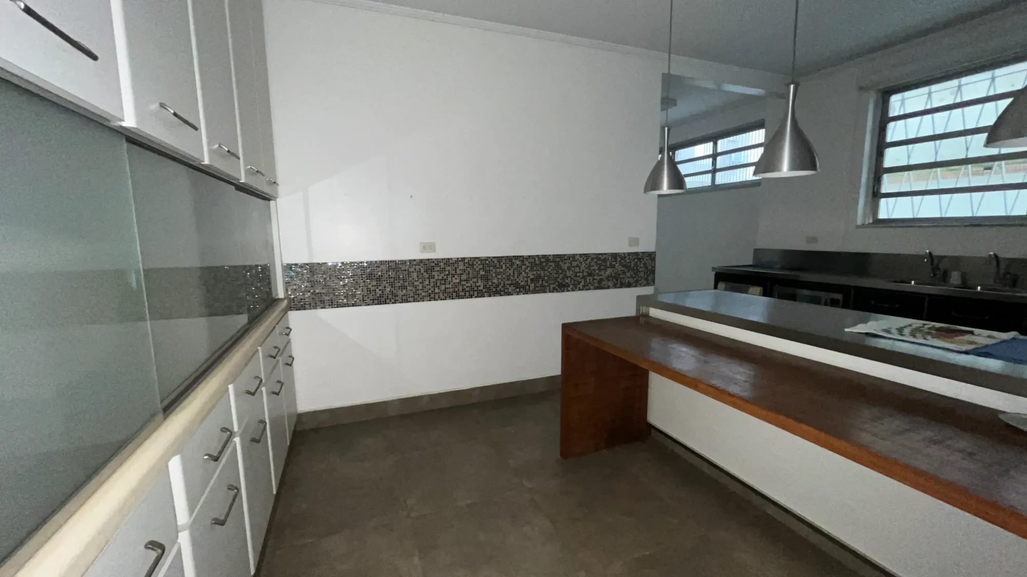 Imagem Sobrado com 4 Quartos à Venda, 295 m² em Aparecida - Santos