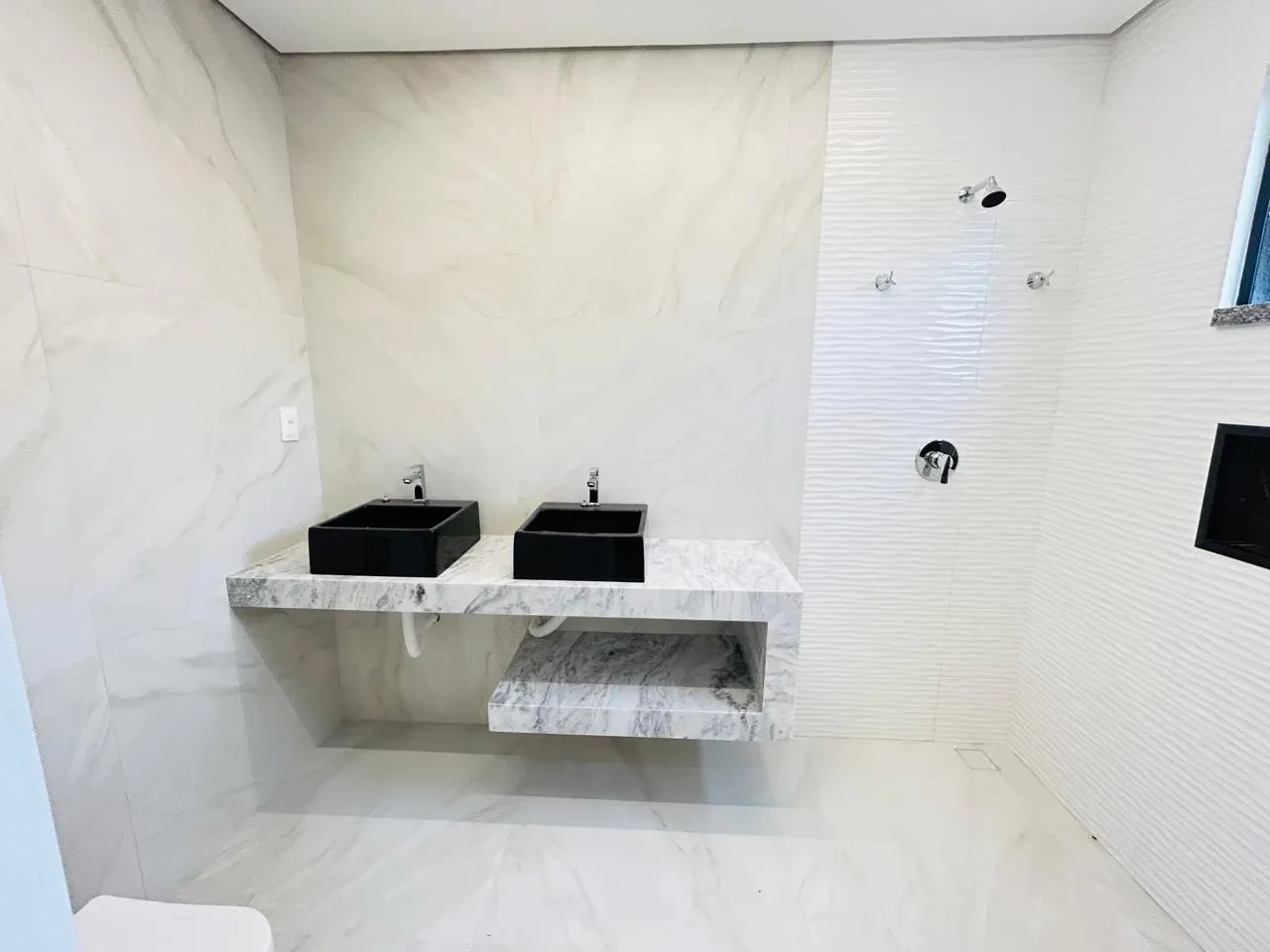 Imagem Casa de Condomínio com 4 Quartos à Venda, 317 m² em Centro - Eusébio