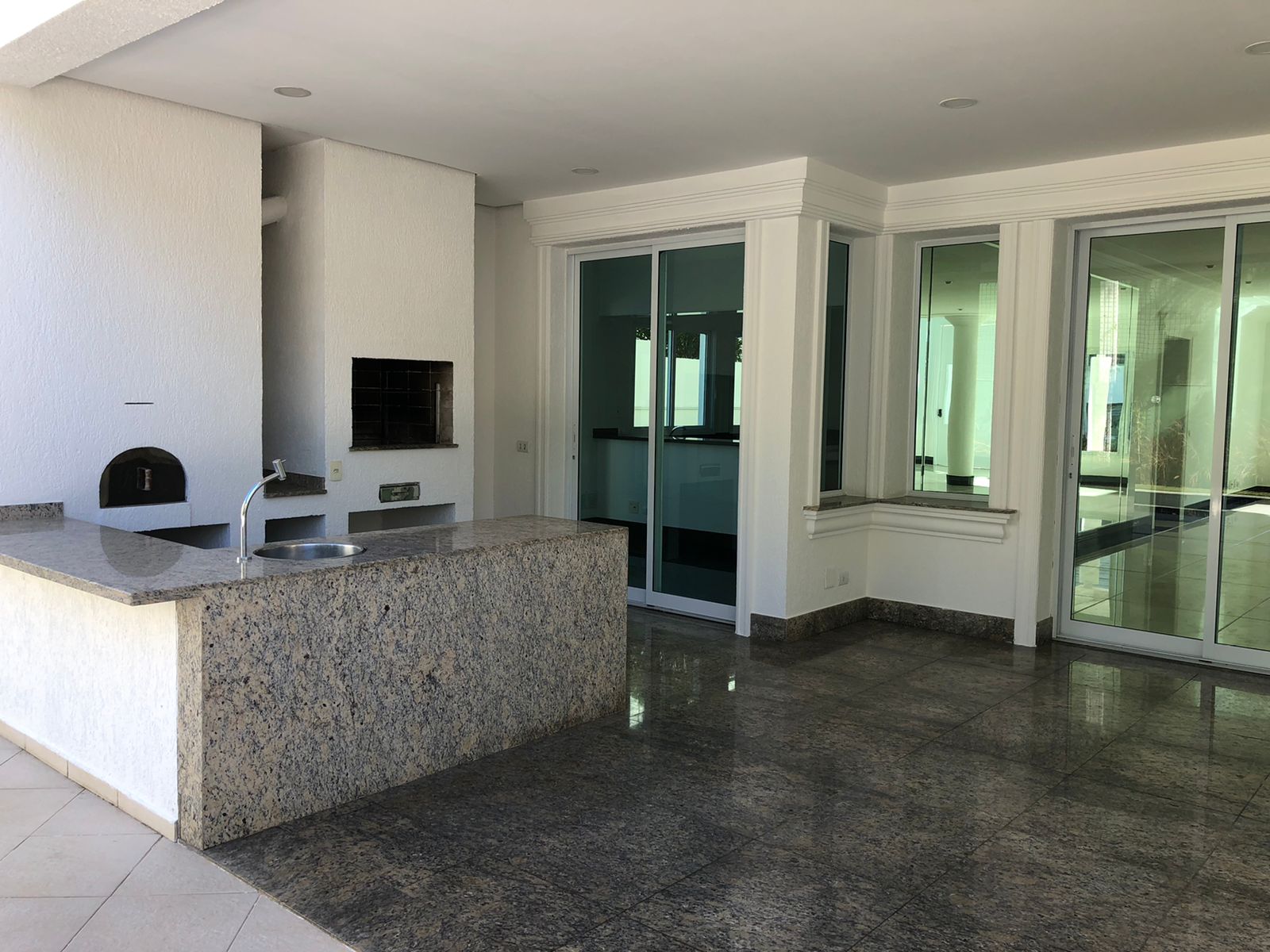 Imagem Casa de Condomínio com 5 Quartos à Venda ou Locação, 662 m²em Tamboré - Santana de Parnaíba