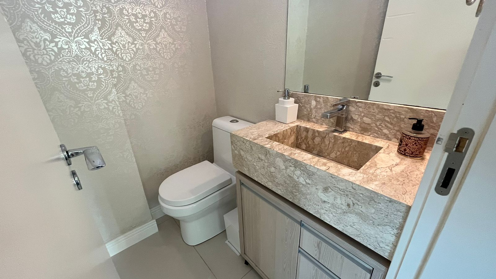 Imagem Apartamento com 4 Quartos à Venda, 163 m²em Meia Praia - Itapema
