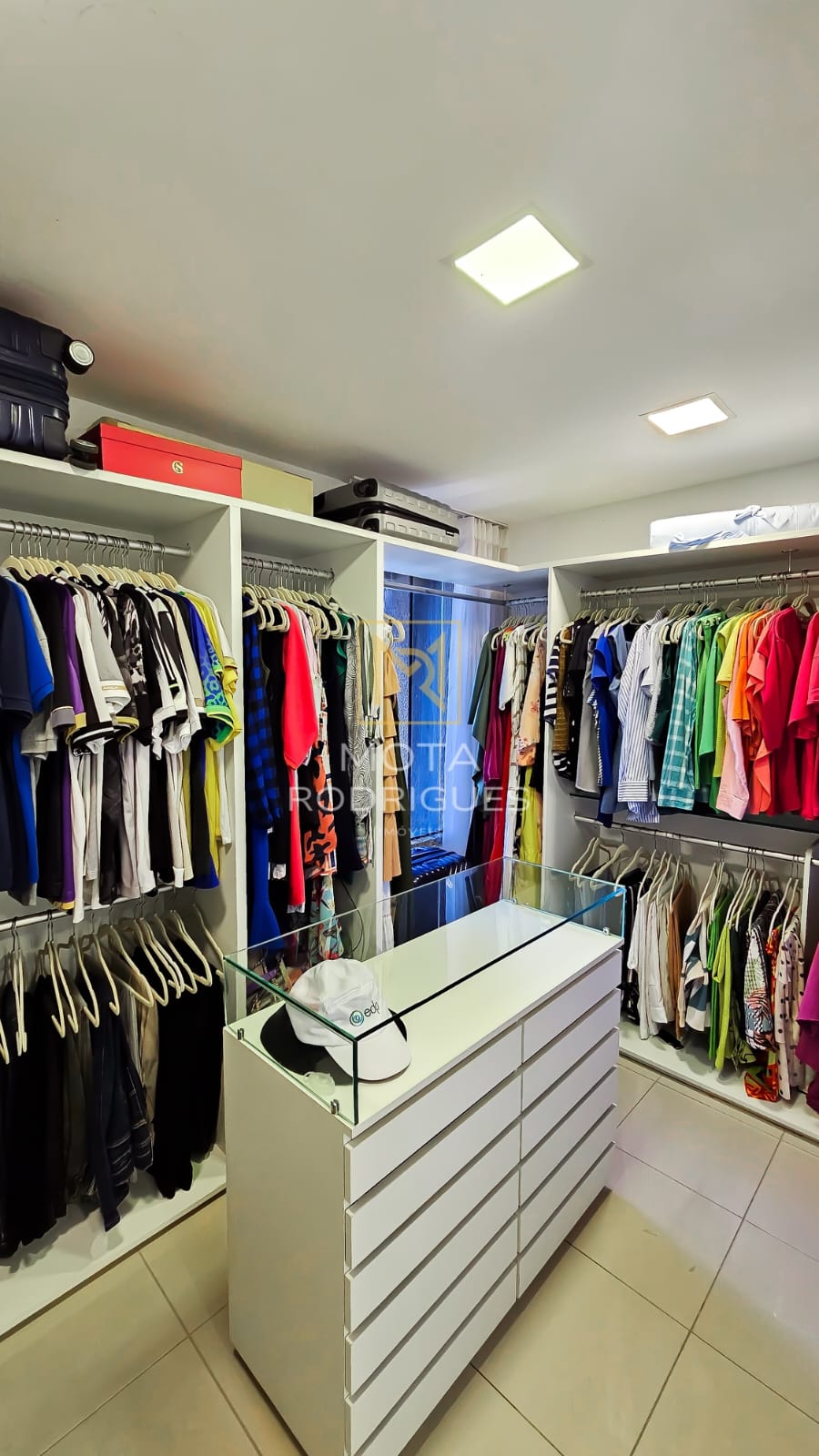 Foto do imóvel: Apartamento com 3 Quartos à Venda, 220 m² em Dionisio Torres - Fortaleza