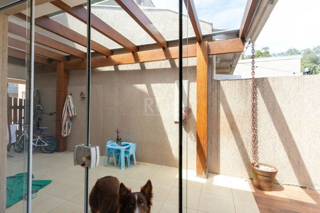 Imagem Casa Condominio para Venda - 102.9m², 3 dormitórios, sendo 1 suites, 2 vagas - Camaquã