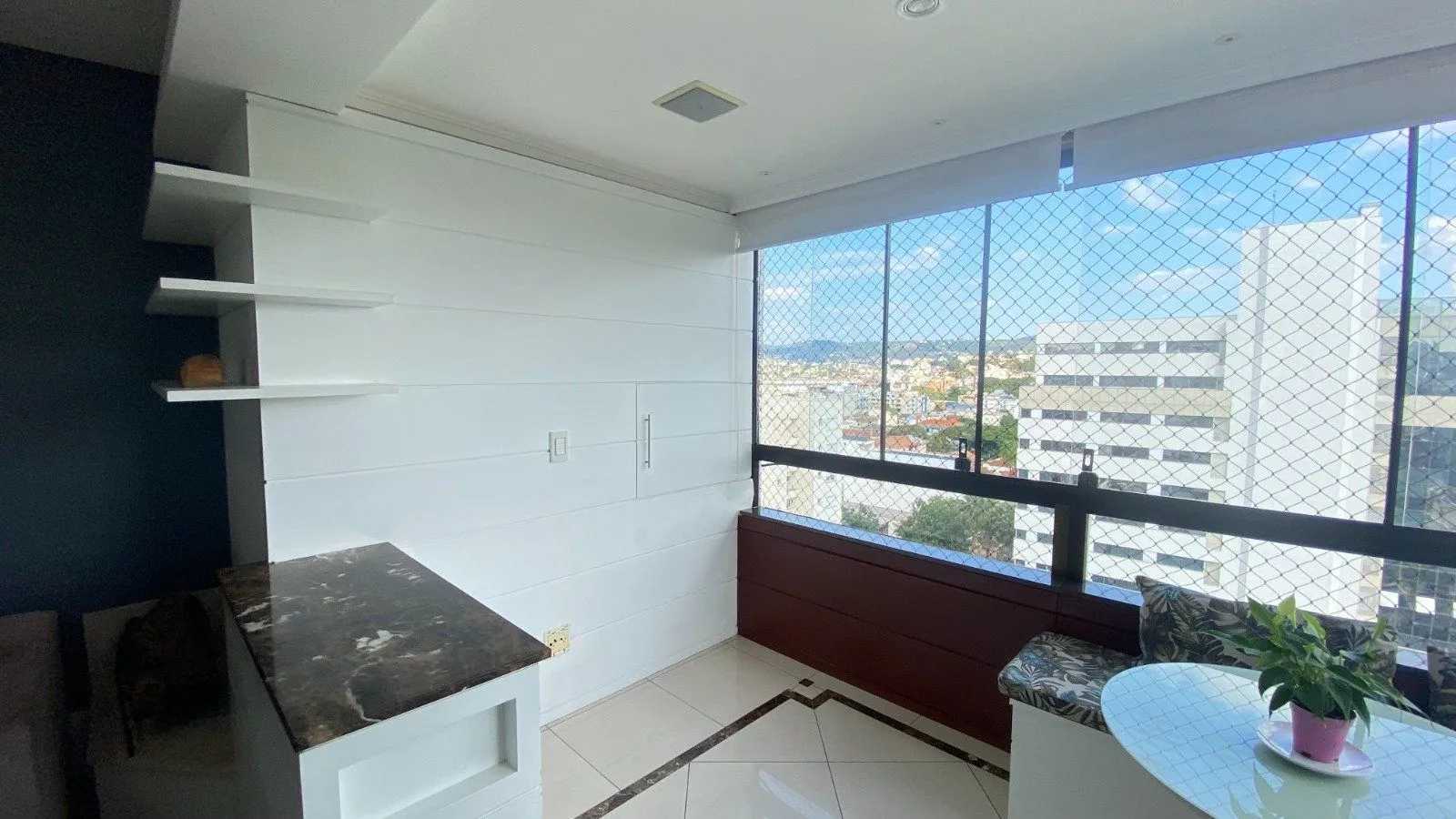 Imagem Apartamento com 3 quartos, 2 vagas e 100.7m² - Rua Botafogo - Menino Deus, Porto Alegre