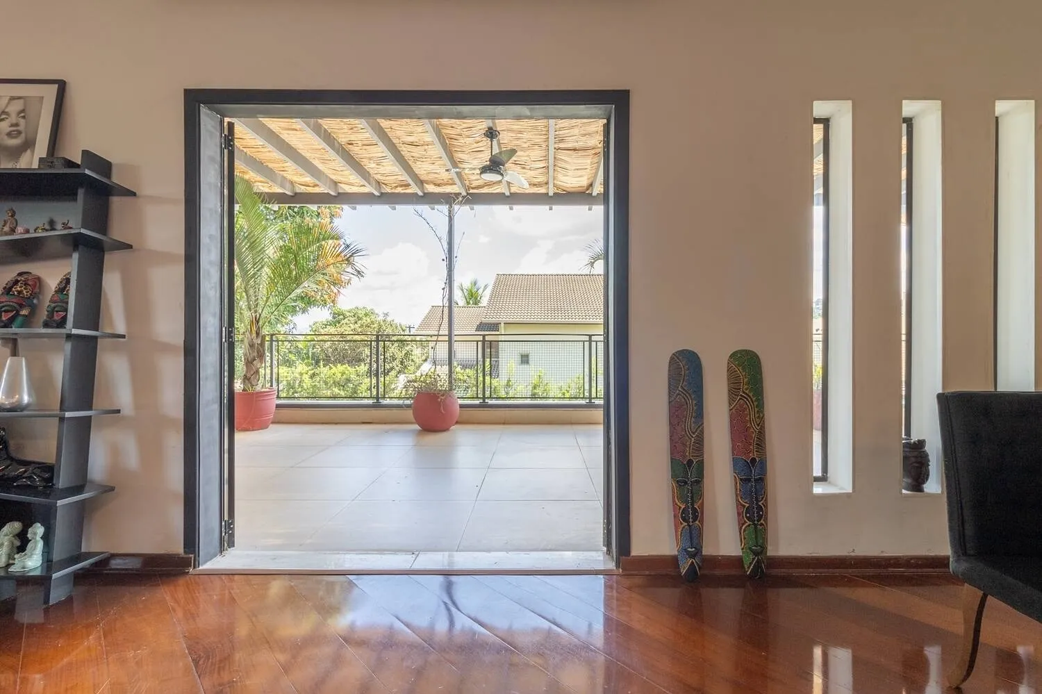Imagem Casa de Luxo Modernizada em Alphaville ? Privacidade, Conforto e Sustentabilidade