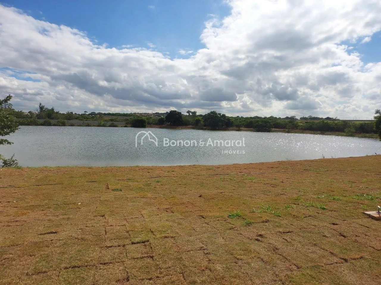 Imagem Terreno a Venda no Residencial Golden Lake - Paulínia / Betel.