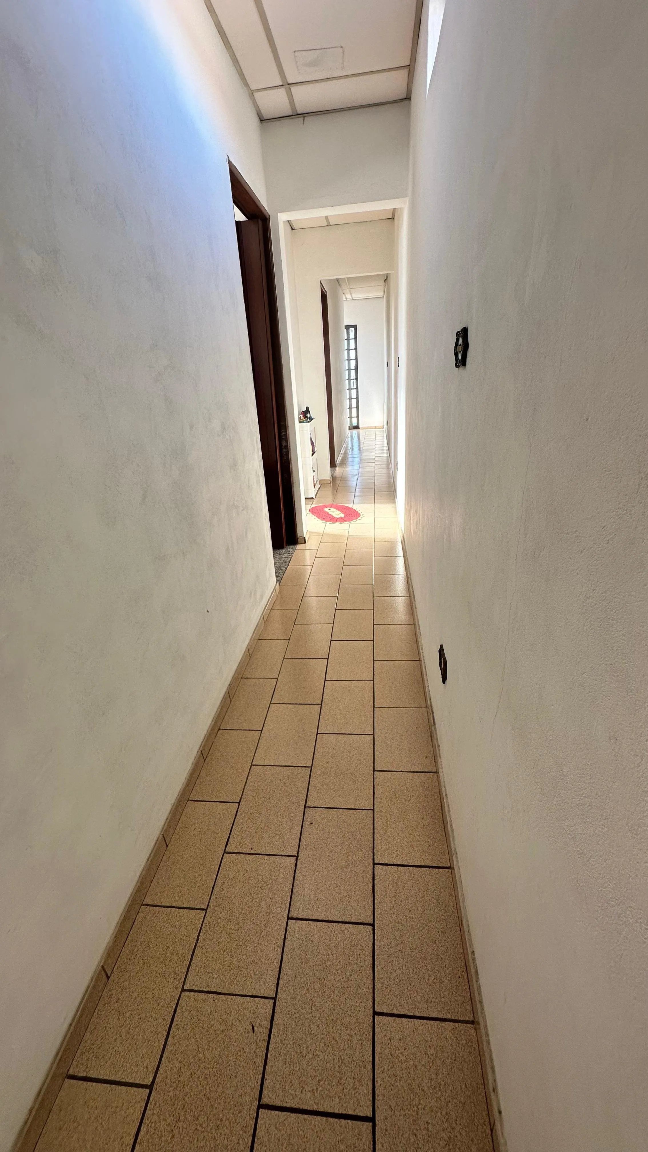 Imagem Espaçoso Sobrado de 3 Andares no Bairro São Conrado