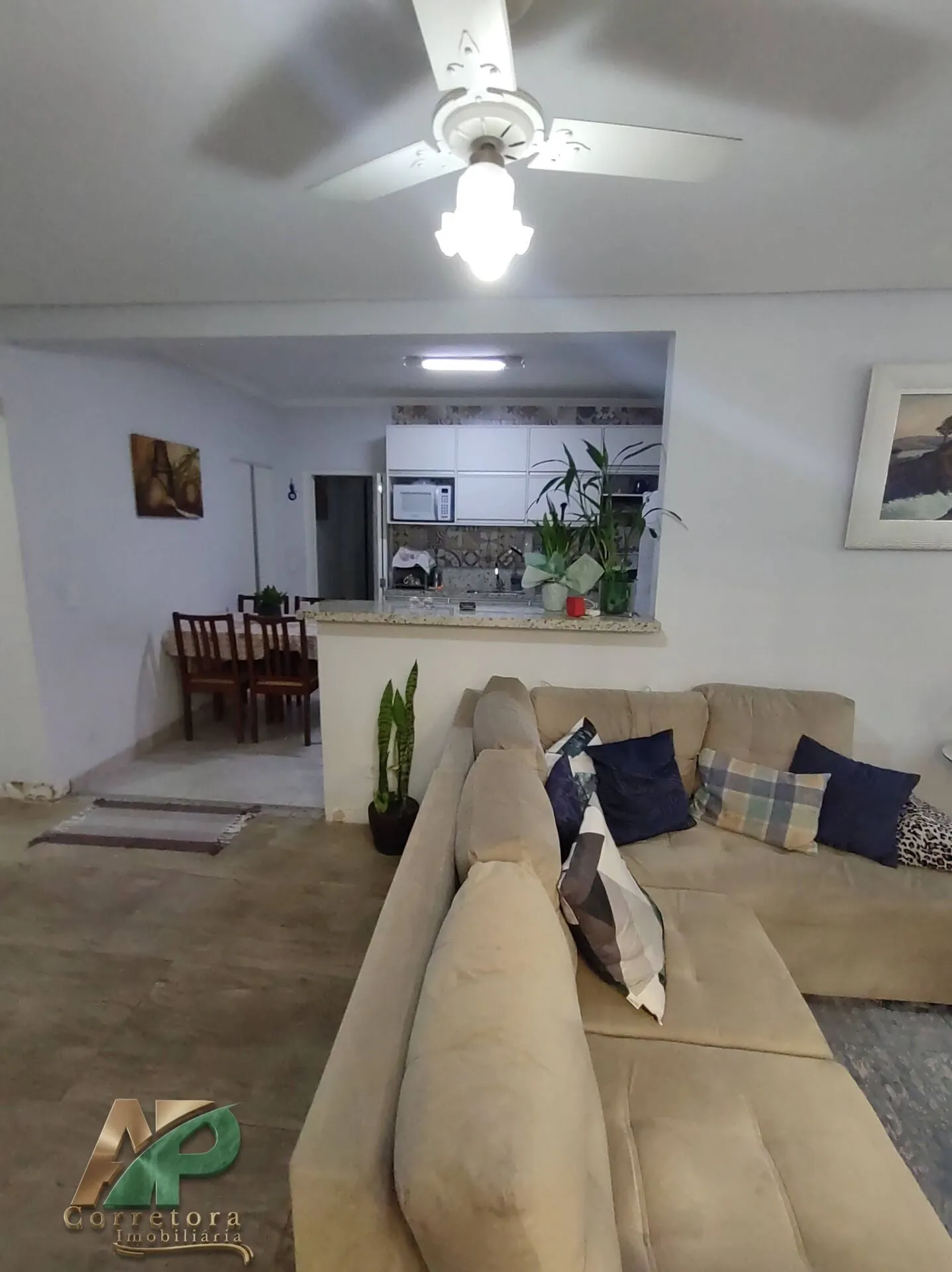 Imagem Casa à Venda em Taboão da Serra: 308m², 2 Vagas e Perto do Shopping