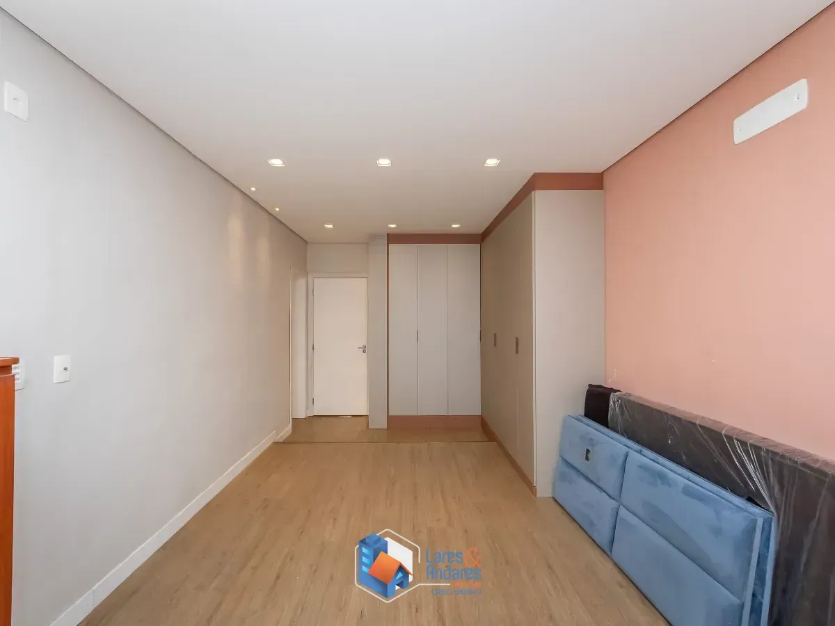 Imagem Sobrado para venda em Lauzane Paulista com 3 quartos, sendo 1 suíte, 220m²