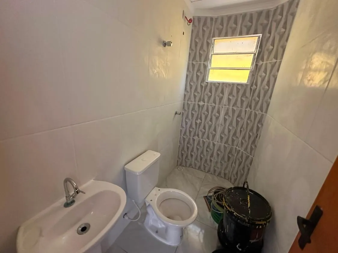 Imagem CASA NOVA SOBREPOSTA A VENDA LADO PISTA NO NOVA ITANHAEM FINANCIAMENTO BANCARIO