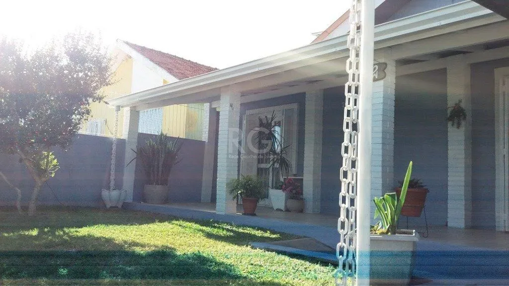 Imagem Casa para Venda - 289m², 4 dormitórios, sendo 1 suites, 4 vagas - Cavalhada
