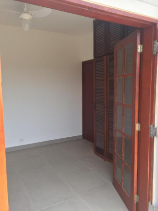 Imagem Casa de Condomínio com 3 Quartos à Venda, 270 m² em Boungainvillé II - Peruíbe