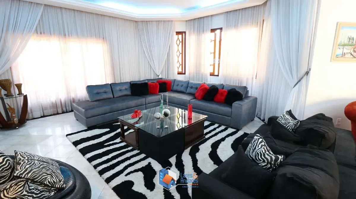Imagem Casa no condomínio Condomínio Residencial Chácara Francesa para venda com 5 quartos, sendo 4 suítes, 444m²
