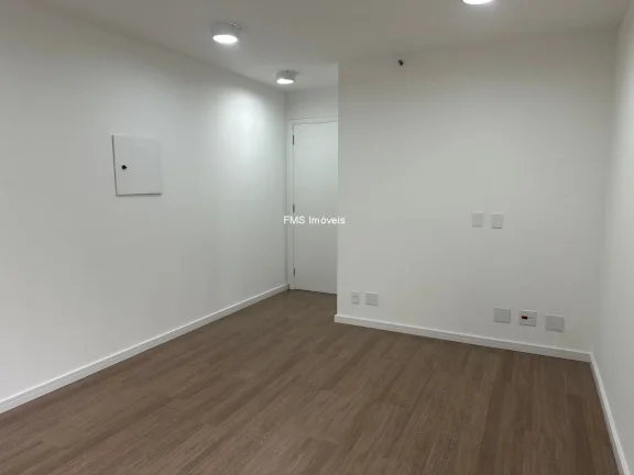Imagem Conjunto comercial com 1 sala e vaga de garagem à venda em Indianópolis, São Paulo-SP - 20m² de área