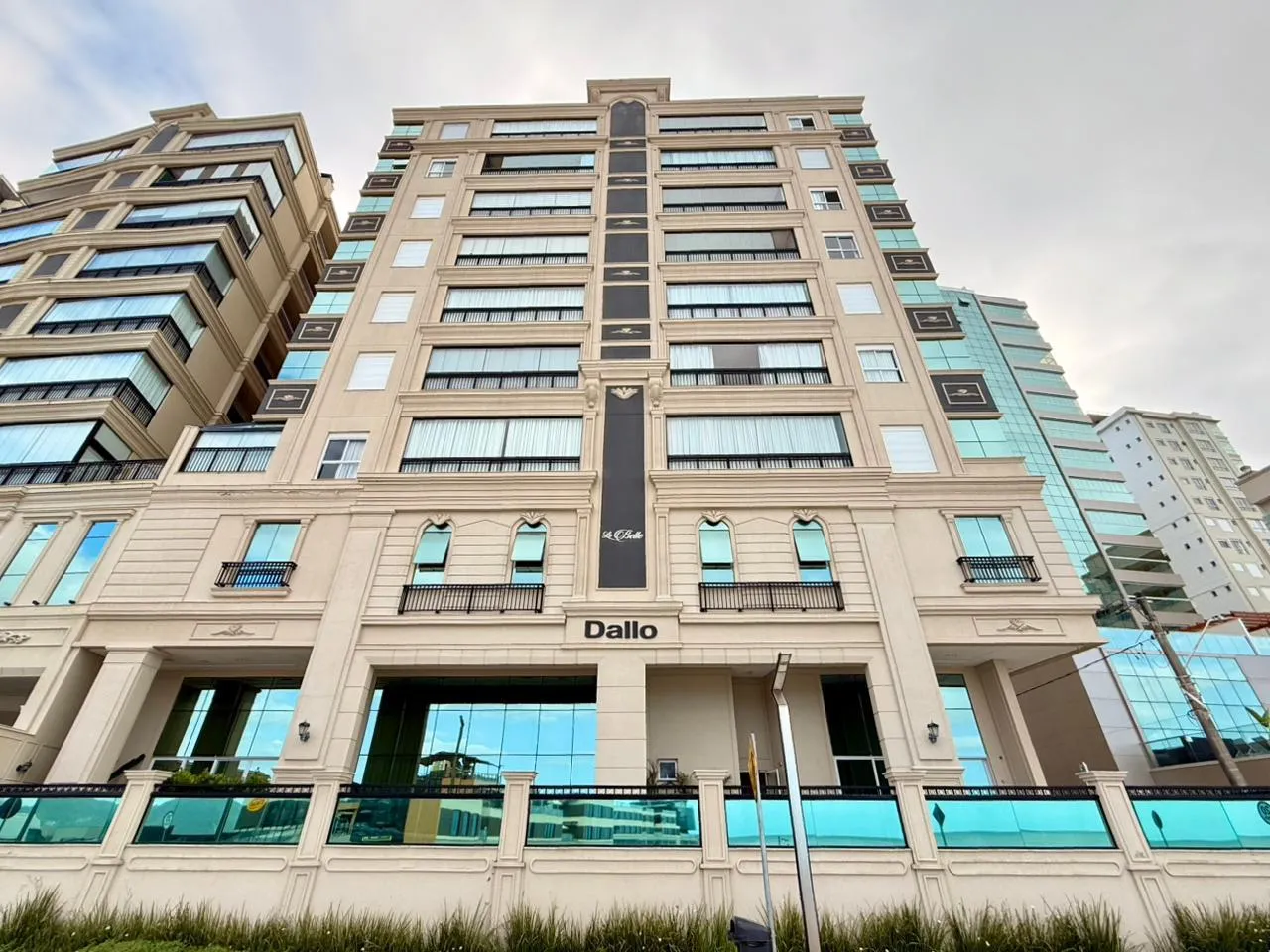 Foto do imóvel Apartamento com vista para o mar à venda com 200m2 por R$ 9.980.000,00