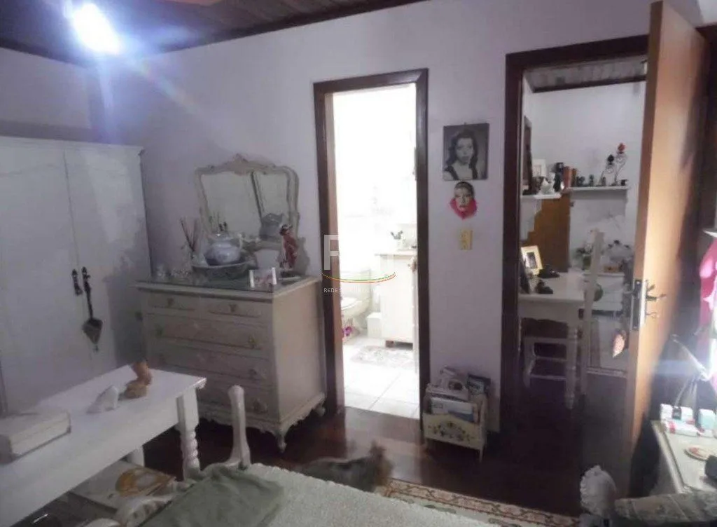Imagem Casa para Venda - 150m², 3 dormitórios, sendo 1 suites, 5 vagas - Vila Ipiranga