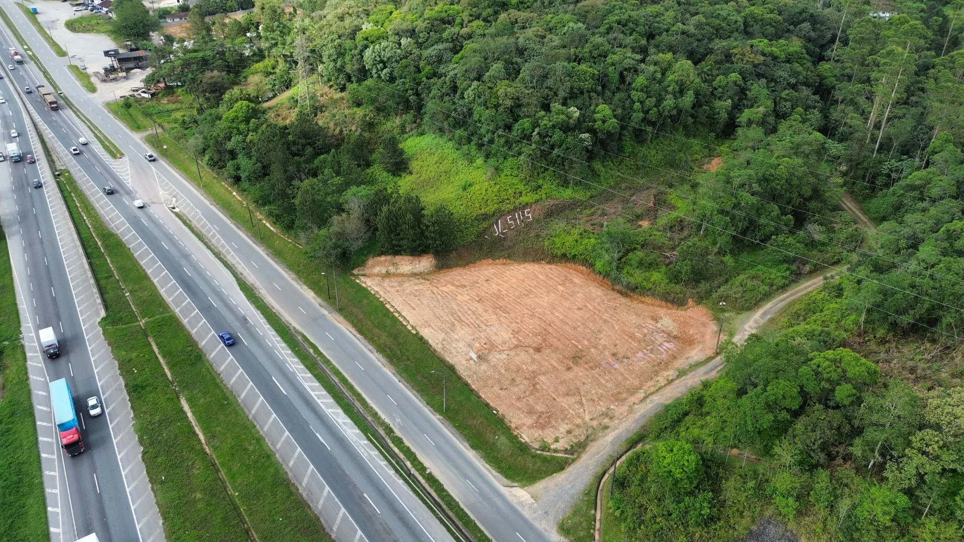 Imagem ÁREA ESTRATÉGICA À VENDA - FRENTE PARA A BR-101