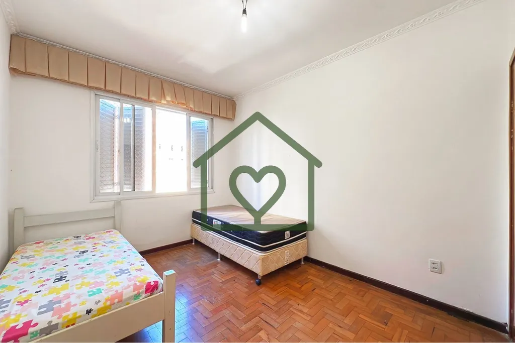 Imagem Localizado na divisa entre os bairros Independência e Centro Histórico, este apartamento de 77m² ...