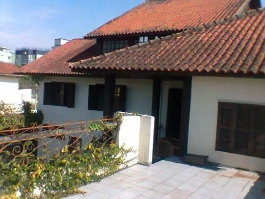 Imagem Mansão com 05 Quartos no Bairro Partenon