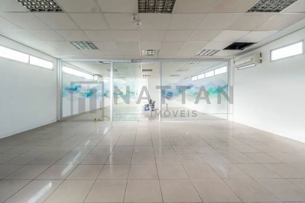 Imagem Imóvel comercial à venda no Carrão, com 1.332 m² e 23 salas envidraçadas