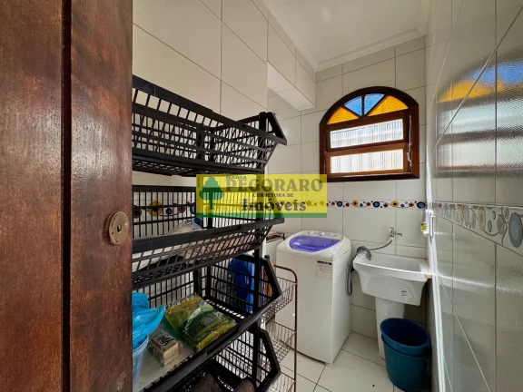 Imagem Casa à com churrasqueira venda na Martim de Sá, 3 quartos, 1 suíte, 1 sala, 2 banheiros, 2 vagas, 128m².