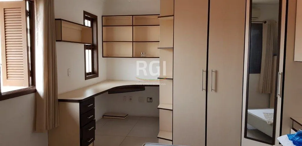 Imagem Casa para Venda - 300m², 4 dormitórios, sendo 2 suites, 4 vagas - Medianeira