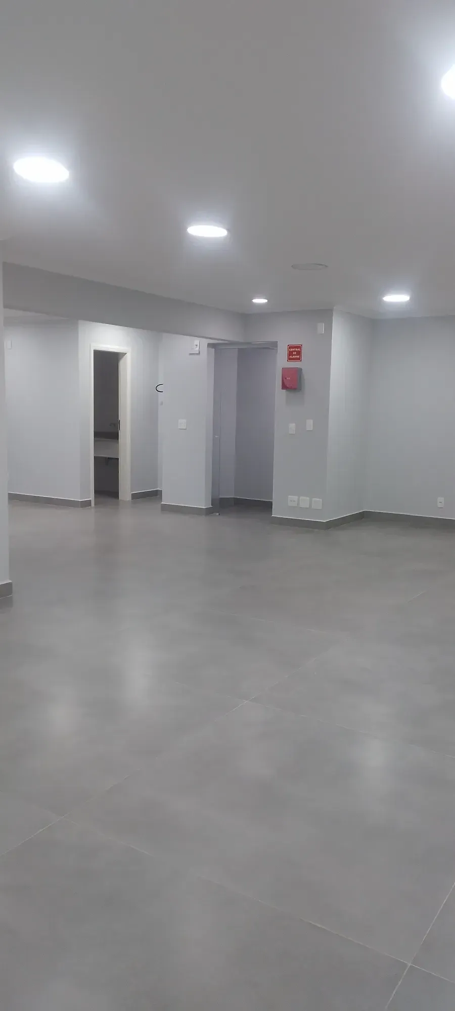 Imagem Imóvel Comercial à Venda ou Locação, 968 metros em Alphaville - Santana de Parnaíba