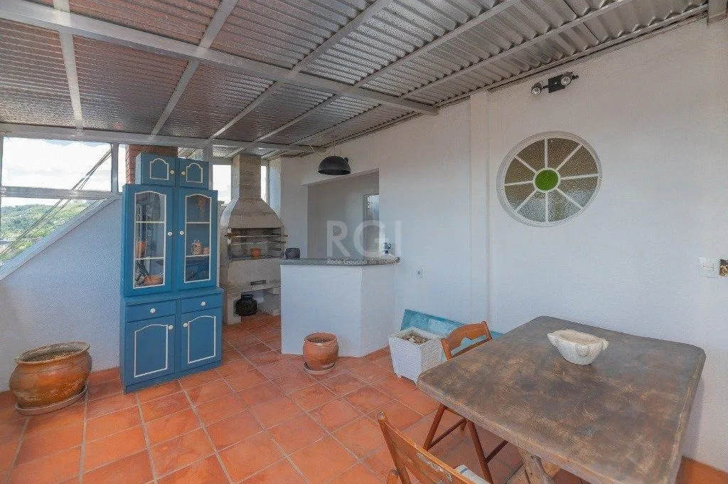 Imagem COBERTURA 2 DORMITÓRIOS, TERESÓPOLIS, 147 M²