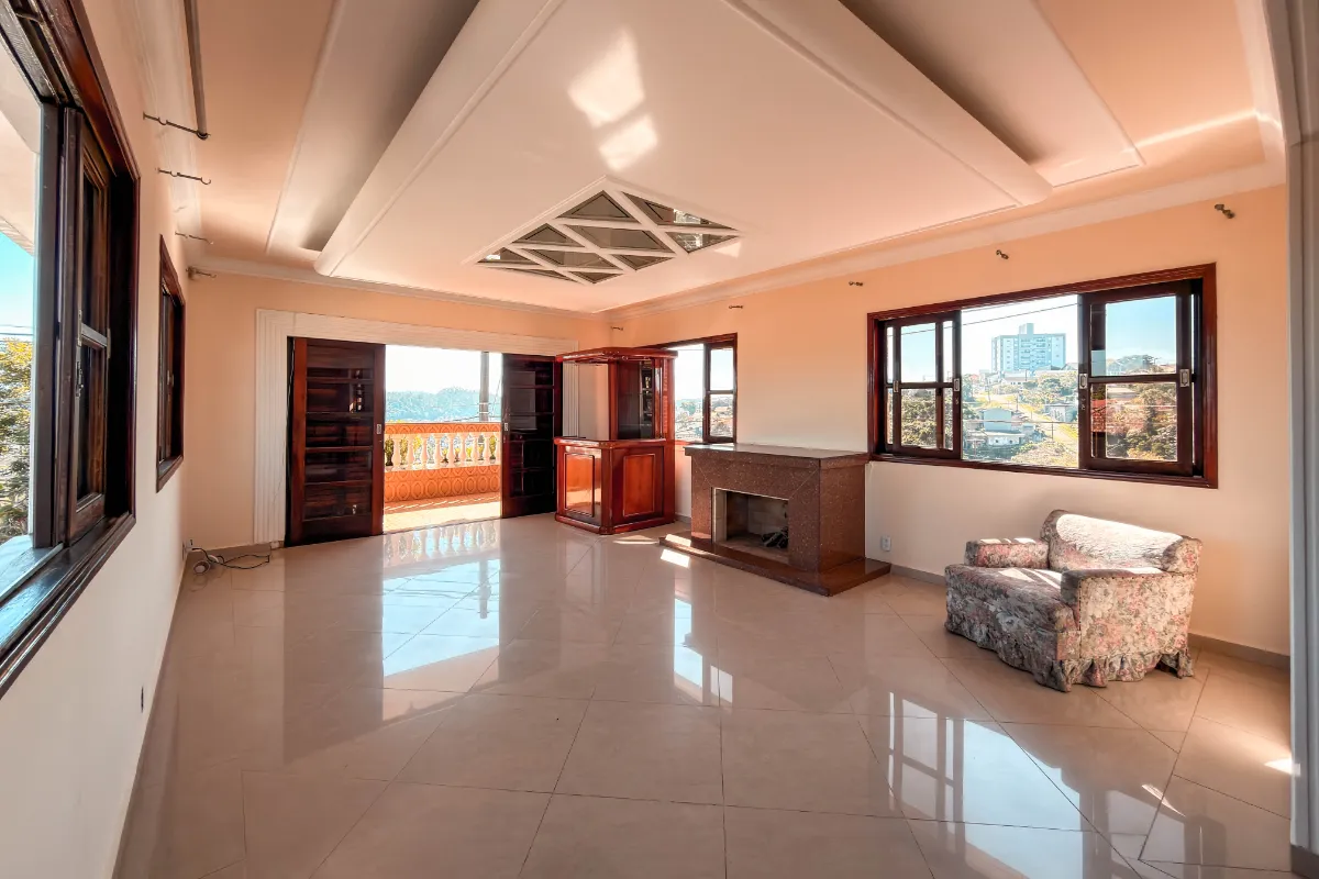 Imagem Casa para venda em Suíssa com 4 quartos, 294m2