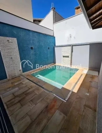 Imagem A casa conta com 3 dormitórios, sendo 1 suíte espaçosa, além de banheiro social e lavabo. As sal...