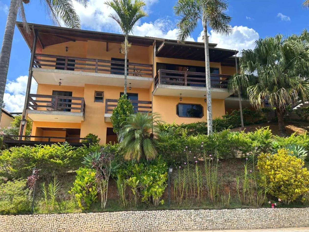 Foto do imóvel Casa em Condomínio para Venda em Petrópolis / RJ em Avenida Fortaleza
