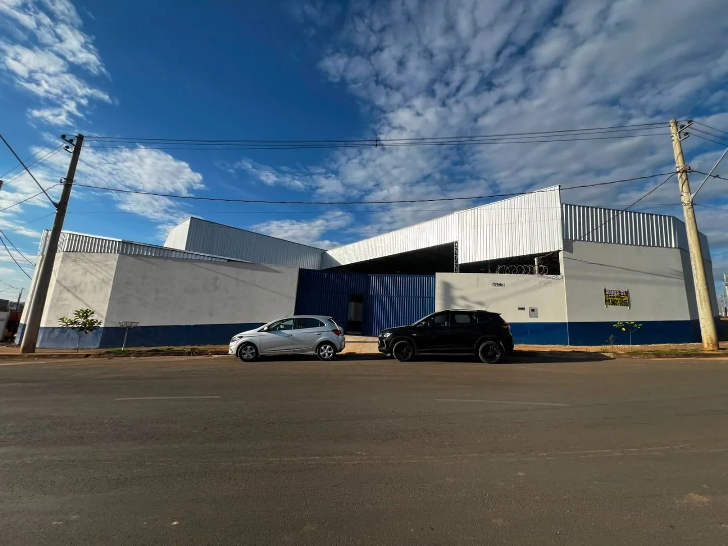 Imagem Galpão para alugar, 768 m² por R$ 6.500,00/mês - Planalto - Patos de Minas/MG