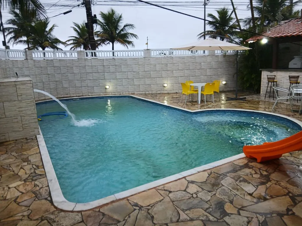 Foto do imóvel Casa 4 dormitórios sendo 1 suíte em Solemar, Praia Grande - SP