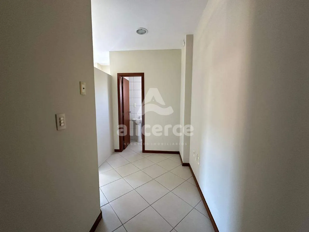 Imagem Excelente sala comercial com 30 m2 no bairro Trindade em Florianópolis