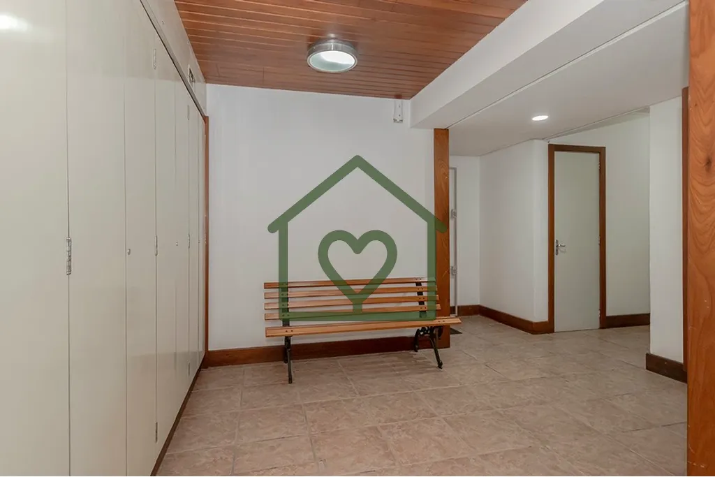 Imagem Apartamento com 74 m2 na região da Boa Vista em Porto Alegre, localizado no quarto andar de edifíc...